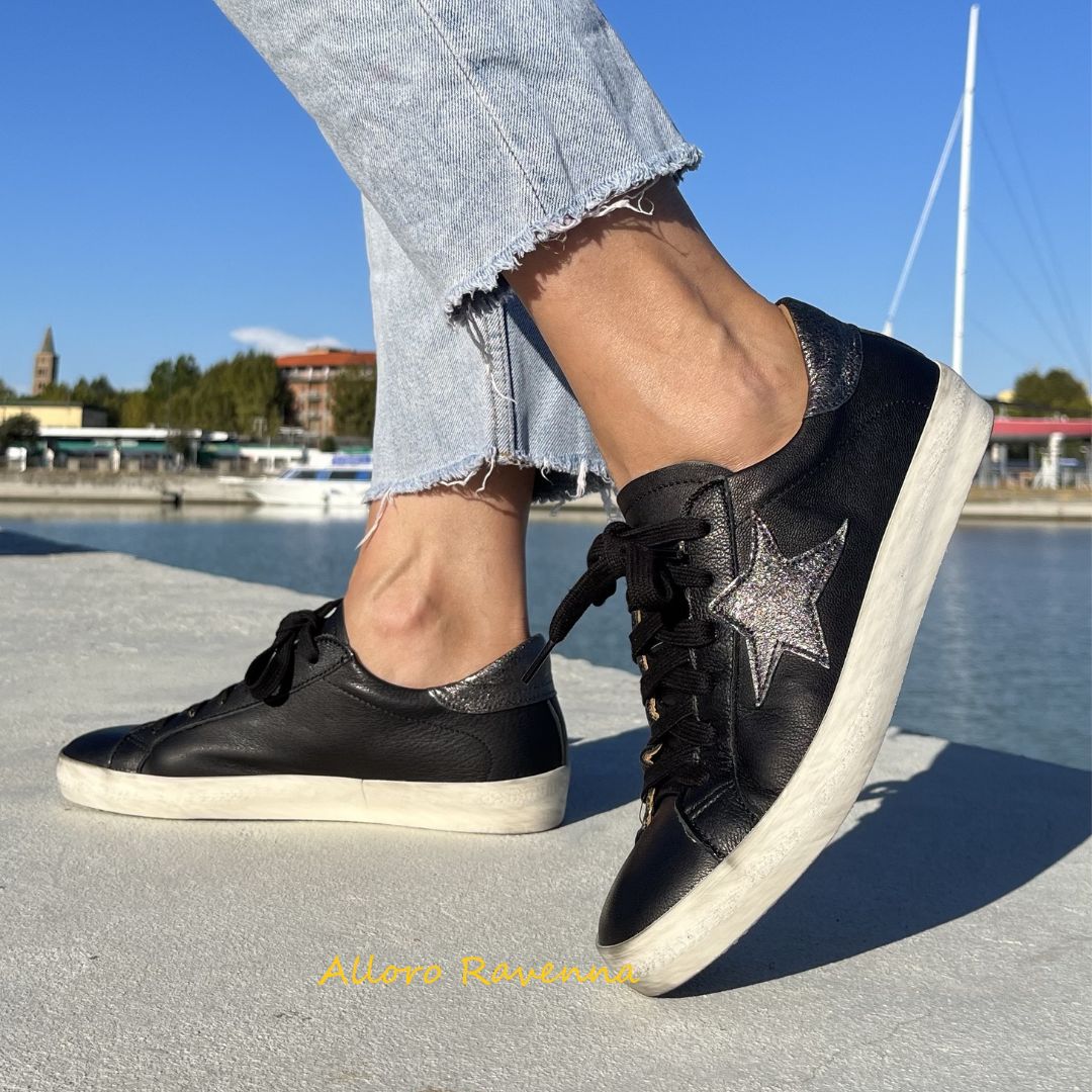 sneakers nere pelle morbida stella dettagli grigio fondo gomma donna ginniche 5865 1